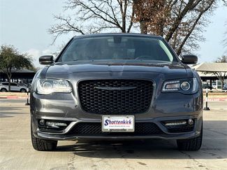 Used 2023 Chrysler 300 Touring L video 2