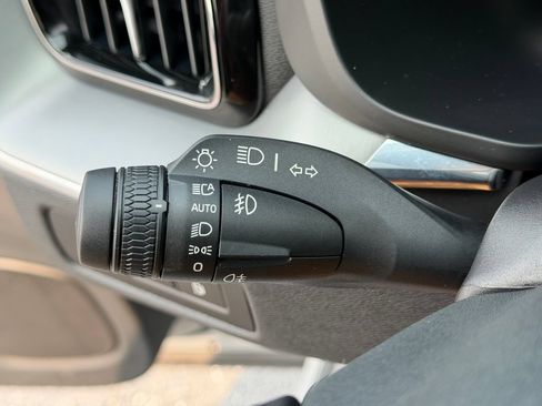 Certified 2023 Volvo XC60 T8 Core AWD/4WD image 36