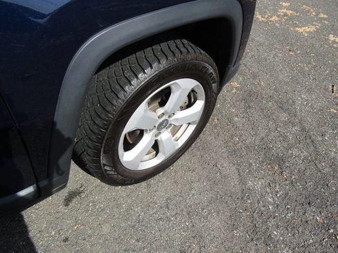 Used 2021 Jeep Compass Latitude AWD/4WD image 28
