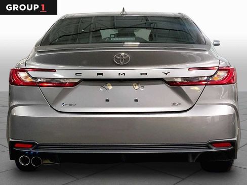 Used 2025 Toyota Camry SE FWD image 5