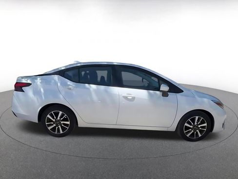 Used 2025 Nissan Versa SV FWD image 17