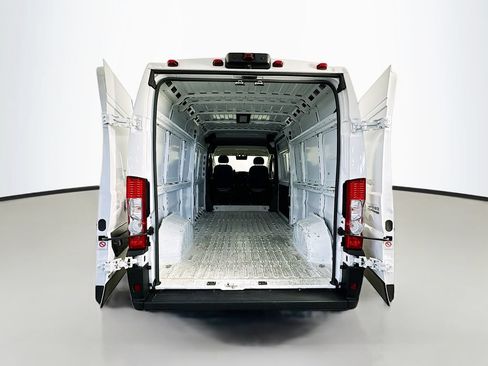 Used 2025 RAM ProMaster 2500 w/ Convenience Group FWD image 25