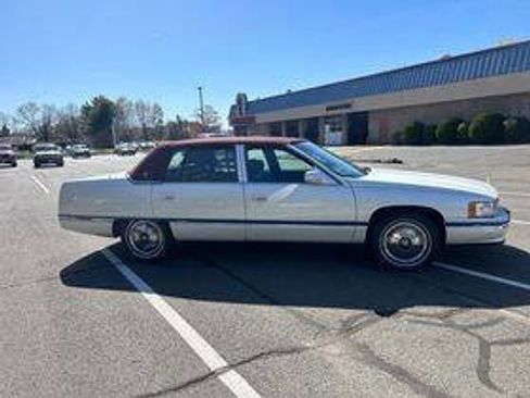 Used 1995 Cadillac De Ville Sedan image 4