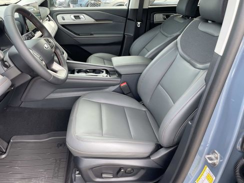 New 2026 Ford Explorer Active w/ Active Comfort Package RWD image 10