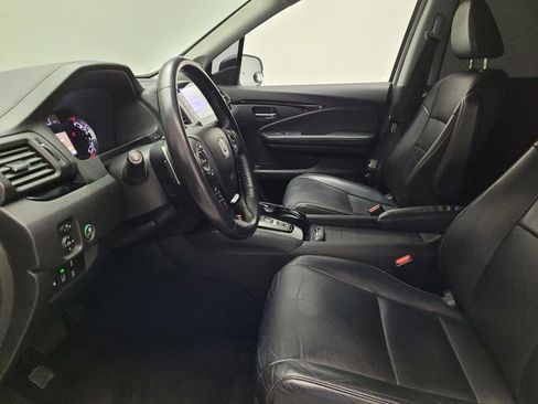 Used 2018 Honda Pilot Touring image 17