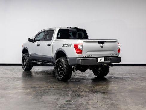 Used 2019 Nissan Titan PRO-4X image 15