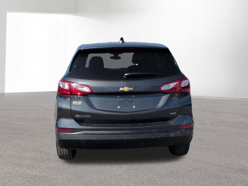 Used 2021 Chevrolet Equinox LS w/ LS Convenience Package AWD/4WD image 6