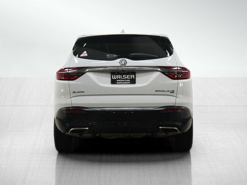 Used 2018 Buick Enclave Essence w/ Trailering Package AWD/4WD image 4