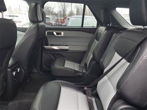 Certified 2023 Ford Explorer XLT w/ Equipment Group 202A image 25