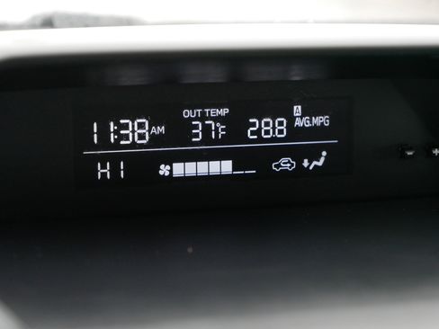 Used 2023 Subaru Crosstrek 2.0i Premium w/ Special Edition image 29