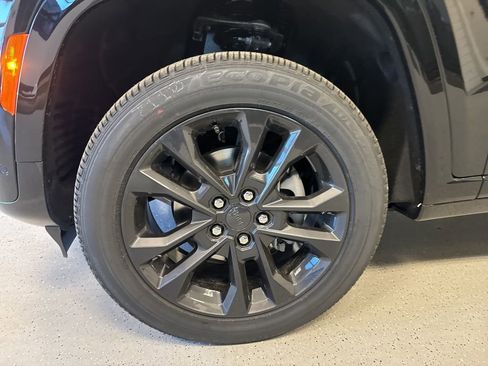 New 2026 Jeep Grand Cherokee Limited AWD/4WD image 2