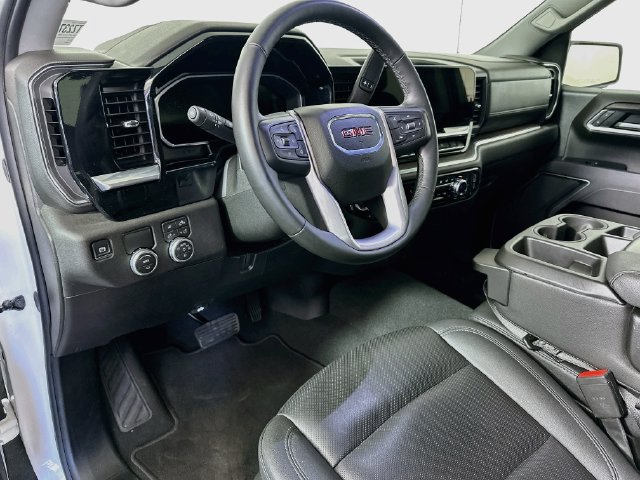 Used 2026 GMC Sierra 1500 SLT RWD image 10