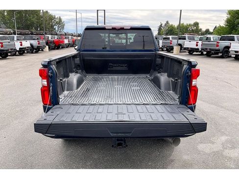 Used 2023 Chevrolet Silverado 3500 High Country w/ Z71 Off-Road Package AWD/4WD image 11