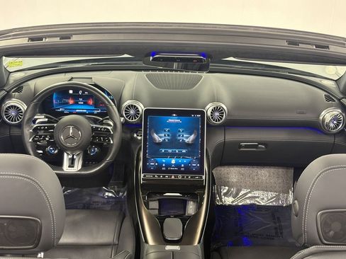 Used 2022 Mercedes-Benz SL 55 AMG 4MATIC w/ Driver Assistance Package image 29