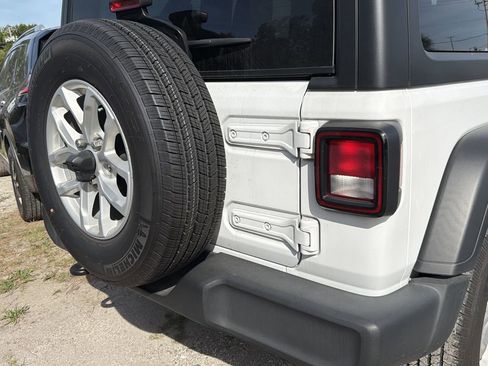 Used 2023 Jeep Wrangler Unlimited Sport AWD/4WD image 9