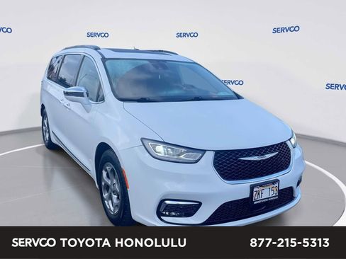 Used 2022 Chrysler Pacifica Limited image 1