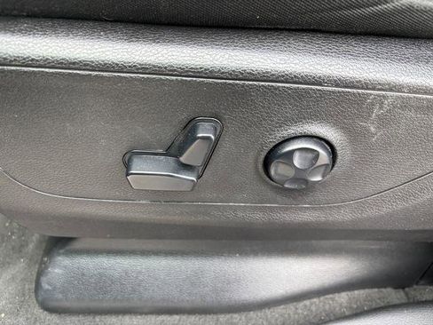 Used 2019 RAM 1500 Big Horn image 19