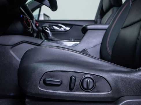 Used 2020 Chevrolet Blazer RS image 19