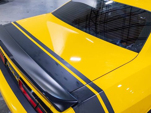 Used 2017 Dodge Challenger R/T Scat Pack w/ Leather Interior Group RWD image 20
