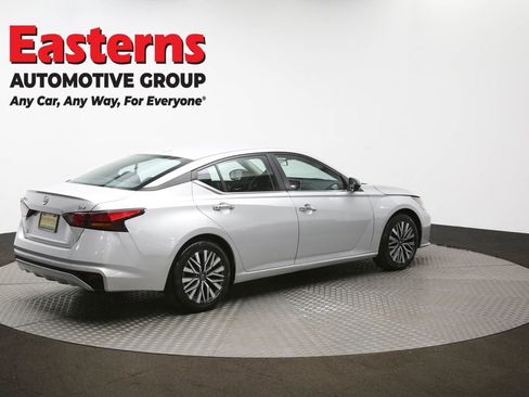 Used 2024 Nissan Altima 2.5 SV image 41