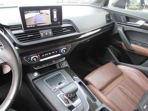Used 2019 Audi Q5 2.0T Premium Plus w/ Premium Plus Package AWD/4WD image 14
