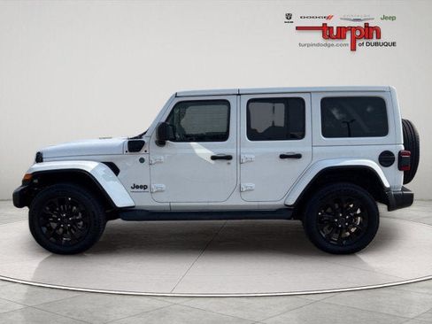 Used 2025 Jeep Wrangler Sahara image 2