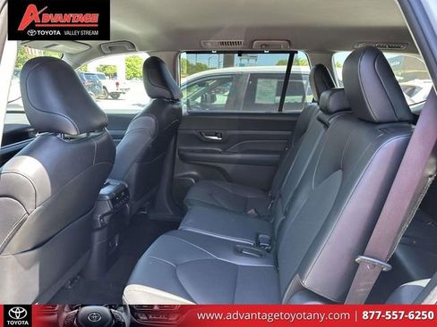 Certified 2024 Toyota Grand Highlander AWD image 14
