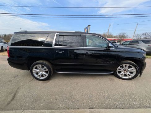 Used 2017 Chevrolet Suburban Premier image 7