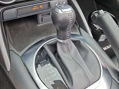 Used 2023 MAZDA MX-5 Miata Grand Touring RWD image 13