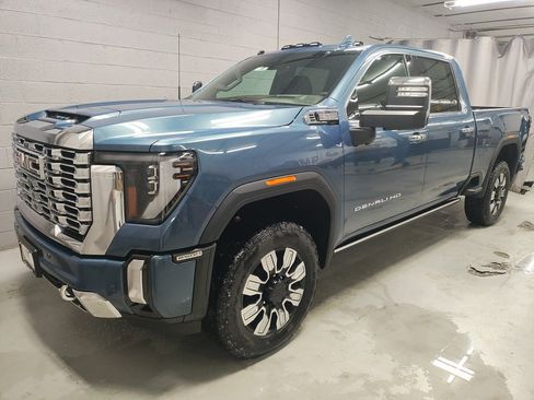 New 2026 GMC Sierra 2500 Denali w/ Denali Reserve Package image 16