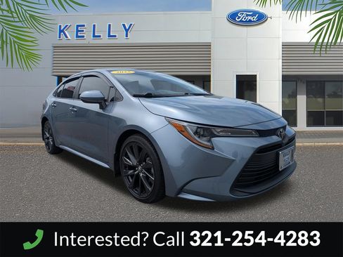 Used 2025 Toyota Corolla LE FWD image 4