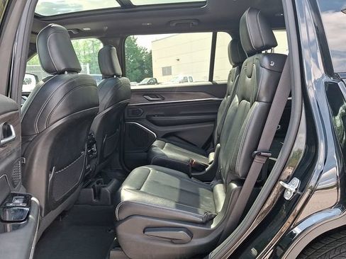 Used 2023 Jeep Grand Cherokee L Overland AWD/4WD image 14