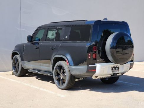 Used 2024 Land Rover Defender 130 S image 5