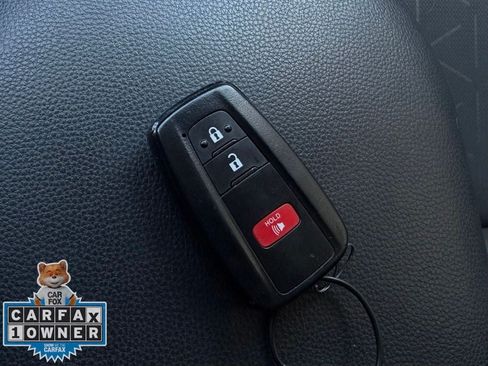 Used 2025 Toyota RAV4 XLE FWD image 26