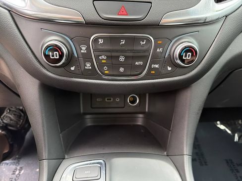 Used 2021 Chevrolet Equinox LT AWD/4WD image 27