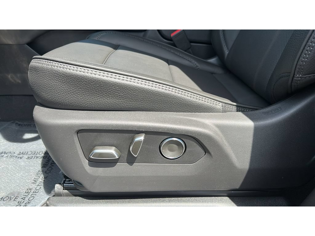 New 2026 GMC Yukon Denali w/ Sun & Power Step Package AWD/4WD image 13
