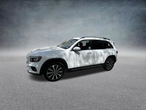 Used 2022 Mercedes-Benz GLB 250 w/ Premium Package Lite image 3