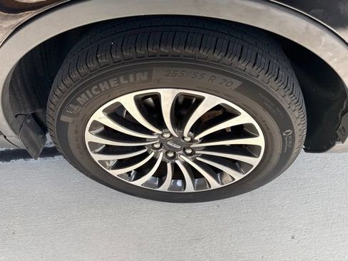 Used 2023 Lincoln Aviator Reserve w/ Elements Package Plus RWD image 23