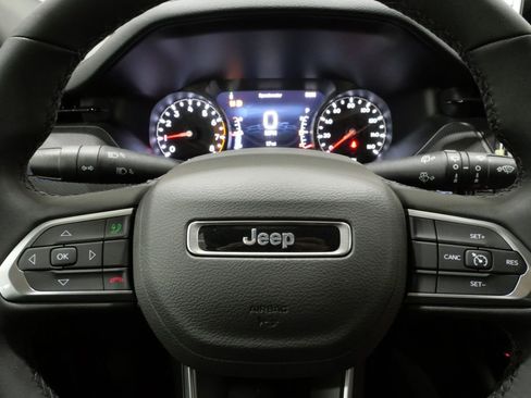 New 2026 Jeep Compass Latitude image 16