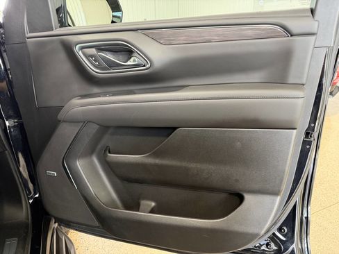 Used 2024 Chevrolet Suburban LT w/ Luxury Package AWD/4WD image 35