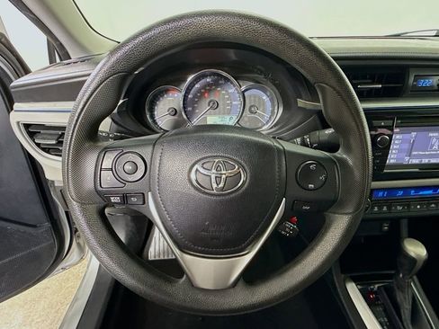 Used 2014 Toyota Corolla LE image 11