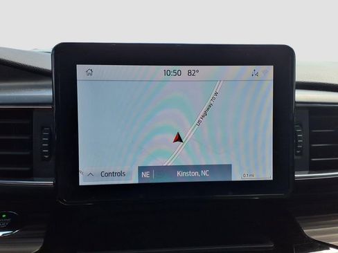 Used 2021 Ford Explorer Limited w/ Equipment Group 301A AWD/4WD image 22