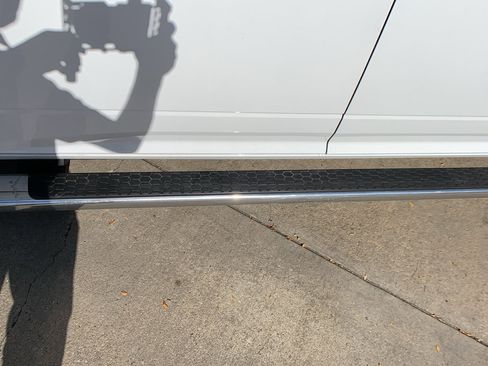 Used 2018 RAM 1500 Laramie image 11