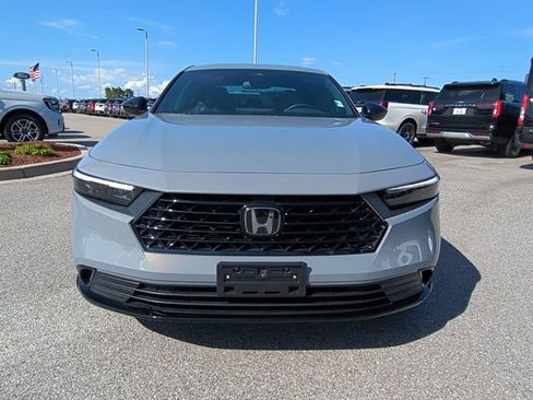 Used 2025 Honda Accord Sport image 9