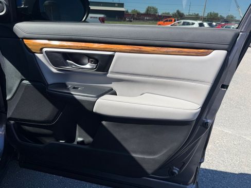 Used 2017 Honda CR-V Touring image 17