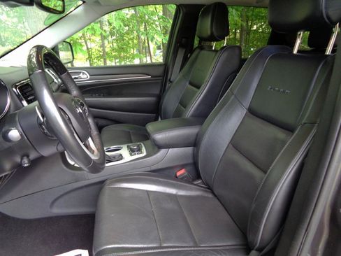 Used 2019 Jeep Grand Cherokee Summit AWD/4WD image 9