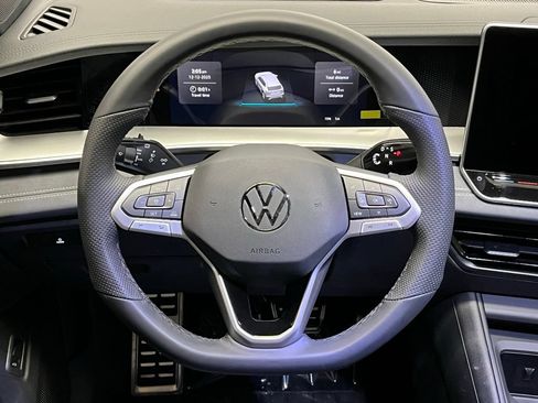 New 2026 Volkswagen Tiguan SE R-Line AWD/4WD image 9
