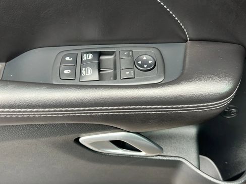 Used 2018 Dodge Challenger GT w/ Driver Convenience Group image 13