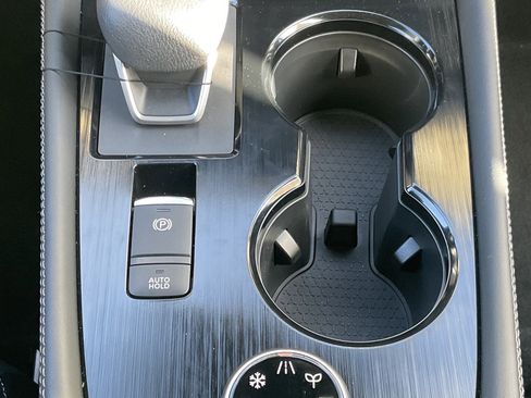 Used 2025 Nissan Rogue Platinum image 27