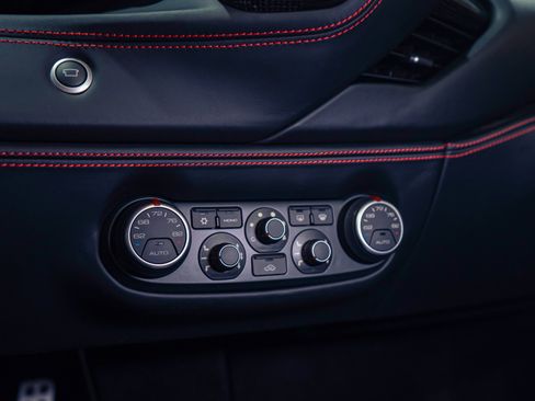 Used 2016 Ferrari 488 Spider image 28